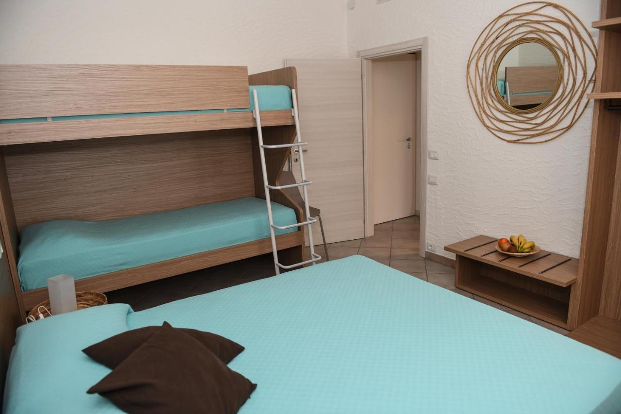 Blue Apartment - A Due Passi Dal Lago, Parcheggio Privato Lazise Bagian luar foto