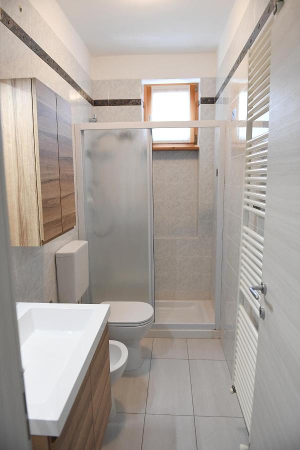 Blue Apartment - A Due Passi Dal Lago, Parcheggio Privato Lazise Bagian luar foto