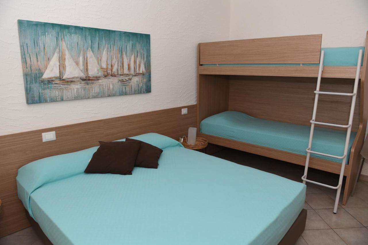 Blue Apartment - A Due Passi Dal Lago, Parcheggio Privato Lazise Bagian luar foto