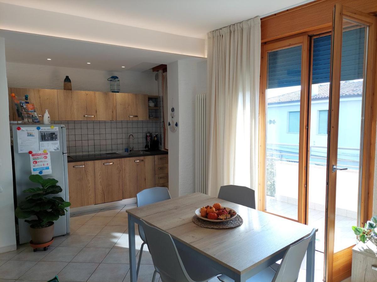 Blue Apartment - A Due Passi Dal Lago, Parcheggio Privato Lazise Bagian luar foto