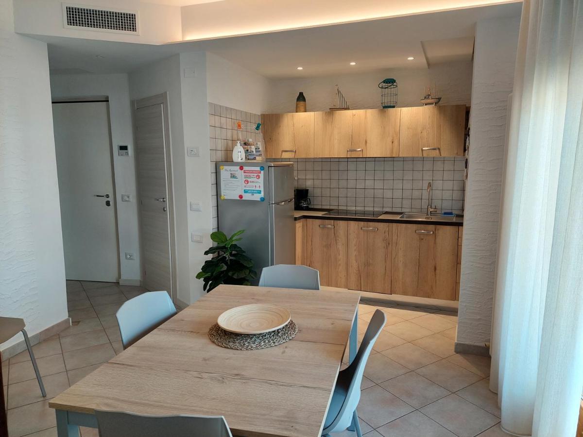 Blue Apartment - A Due Passi Dal Lago, Parcheggio Privato Lazise Bagian luar foto