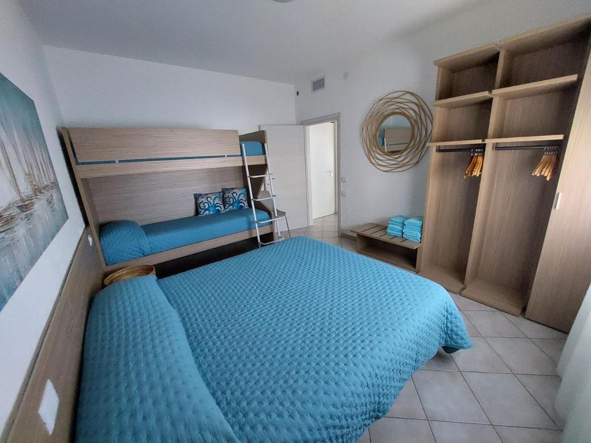 Blue Apartment - A Due Passi Dal Lago, Parcheggio Privato Lazise Bagian luar foto